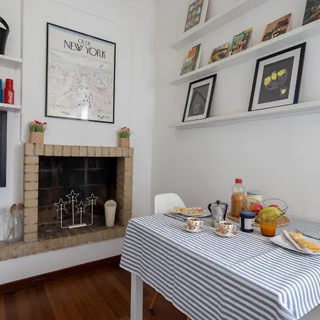 아파트 Floor With Balcony Along The Main Vibrant Walking Street Steps Away From Harbour Waterfront Mirabello Port Center Charming Cozy Attic Loft *